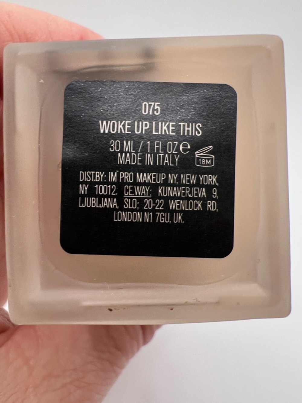IL MAKIAGE Liquid Foundation - Beige 075 Woke Up Like This - Picture 3 of 3